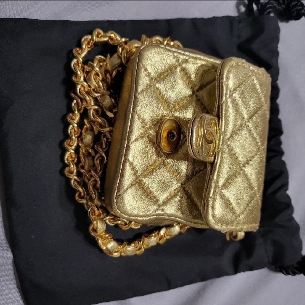 Chanel Gold Quilted Women's Bag - Picture 8 of 11